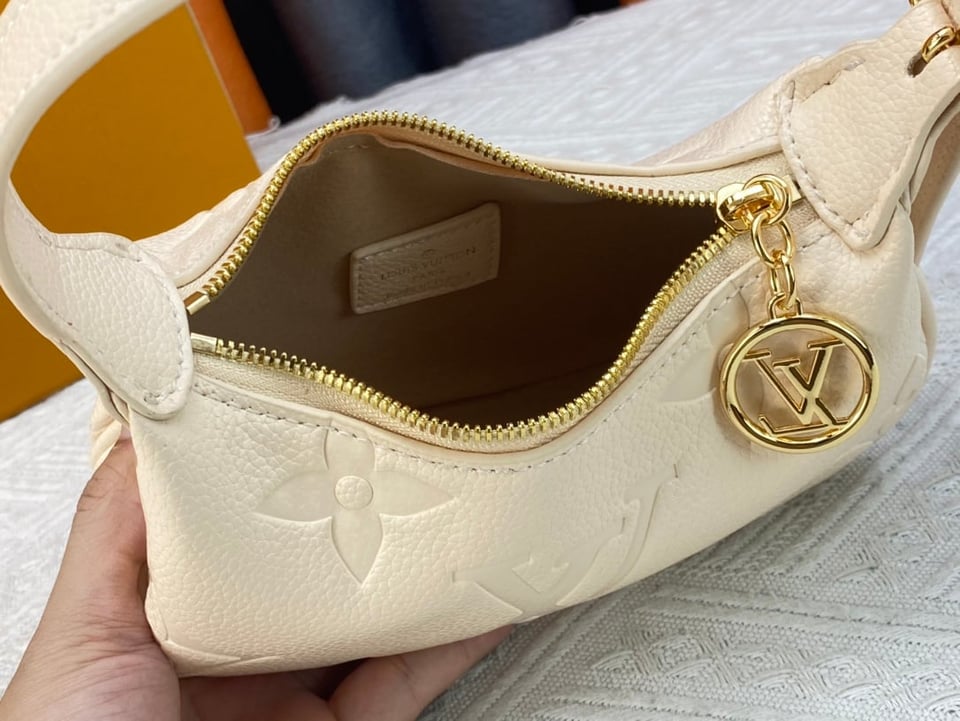 Louis Vuitton Mini Moon White 20Cm M82519 view 7