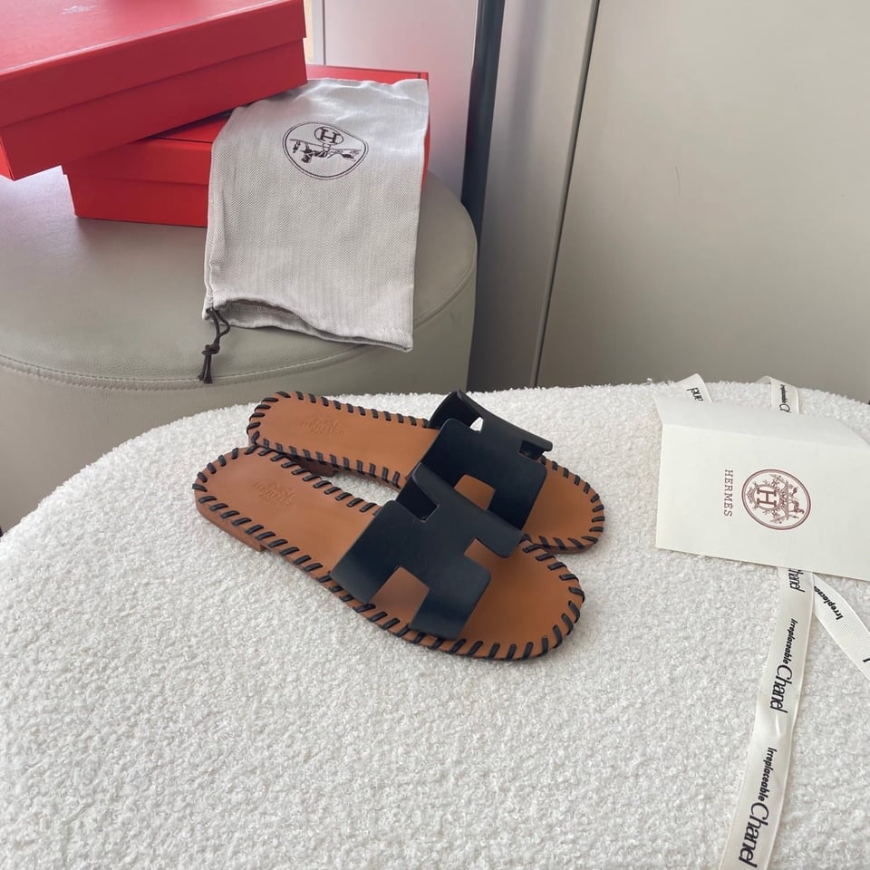 Herm?S Oran Sandals Stitching In Black And Brown view 3