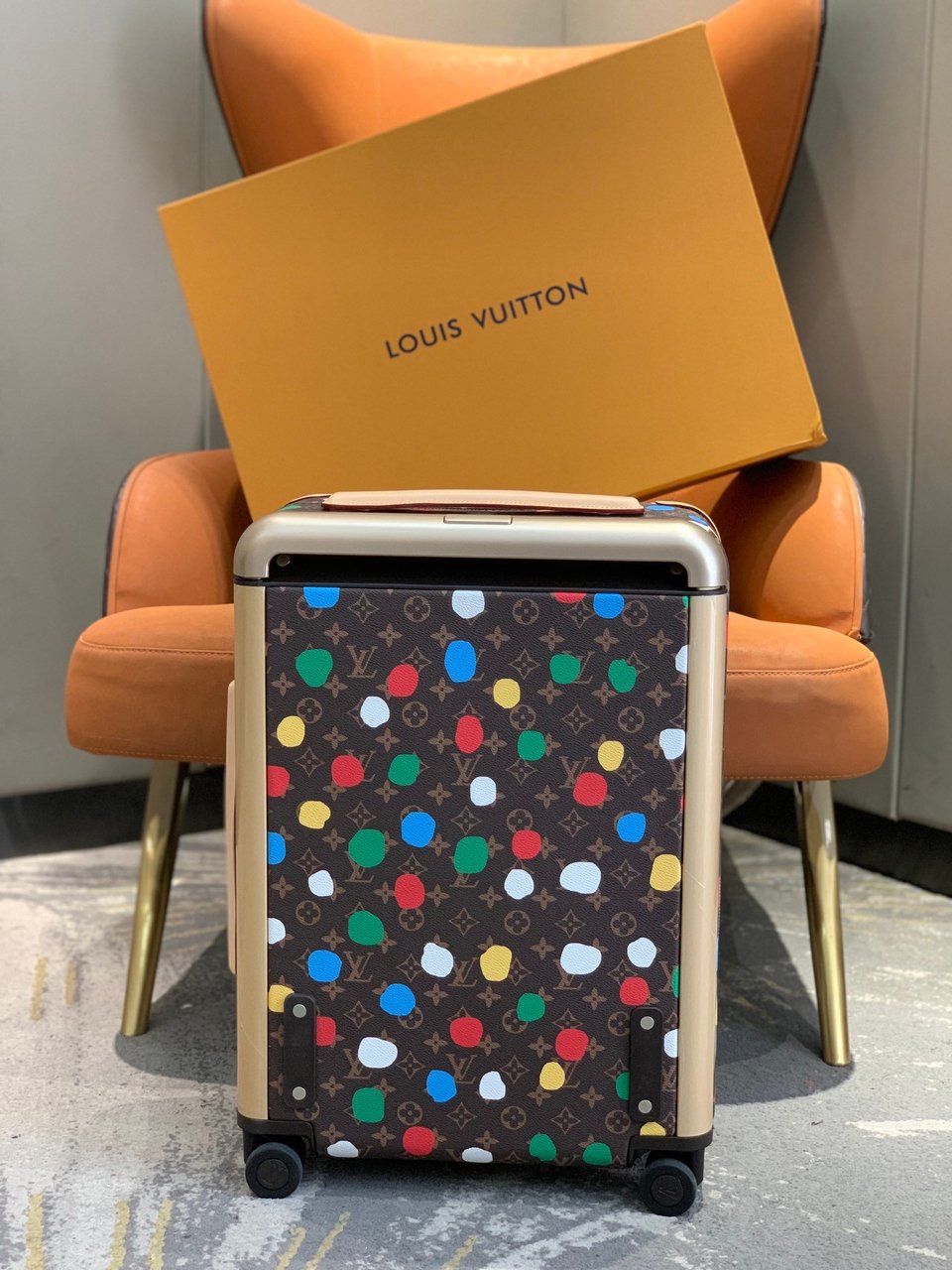 Louis Vuitton x Yayoi Kusama Horizon 55 Monogram Multicolor view 9