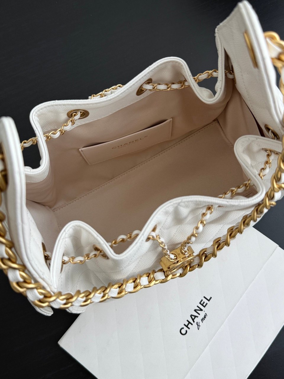 Chanel Spring-Summer 2025 Handbag Grained Calfskin &amp; Gold-Tone Metal White 30Cm/ 11.8In view 9