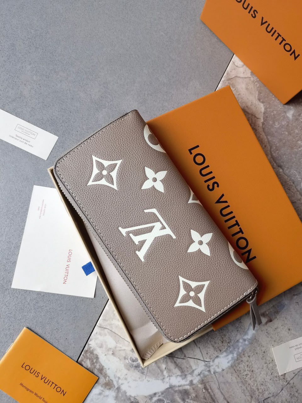 Louis Vuitton Bicolor Monogram Empreinte Leather Zippy Wallet Tourterelle Gray/Cream view 7