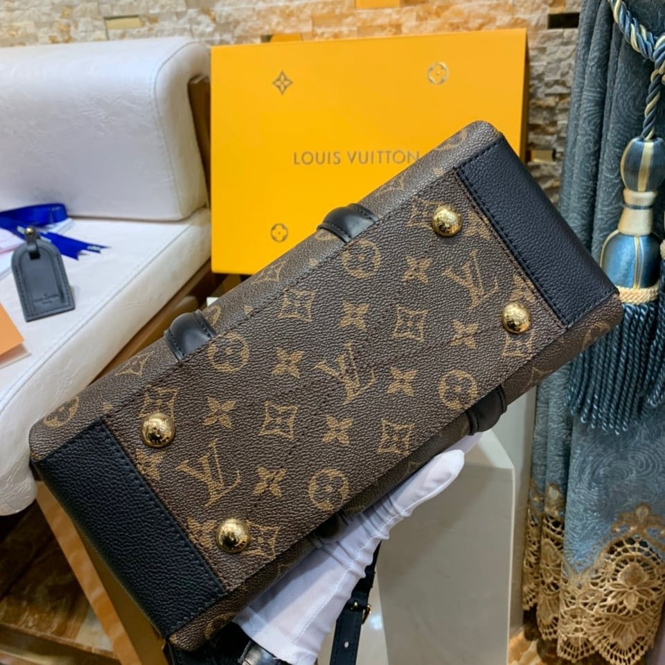 Louis Vuitton Soufflot 29Cm Black view 5