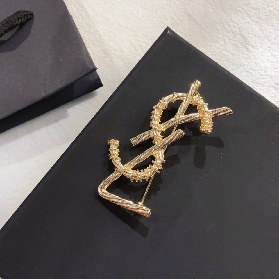 Saint Laurent Ysl Brooch Gold view 4