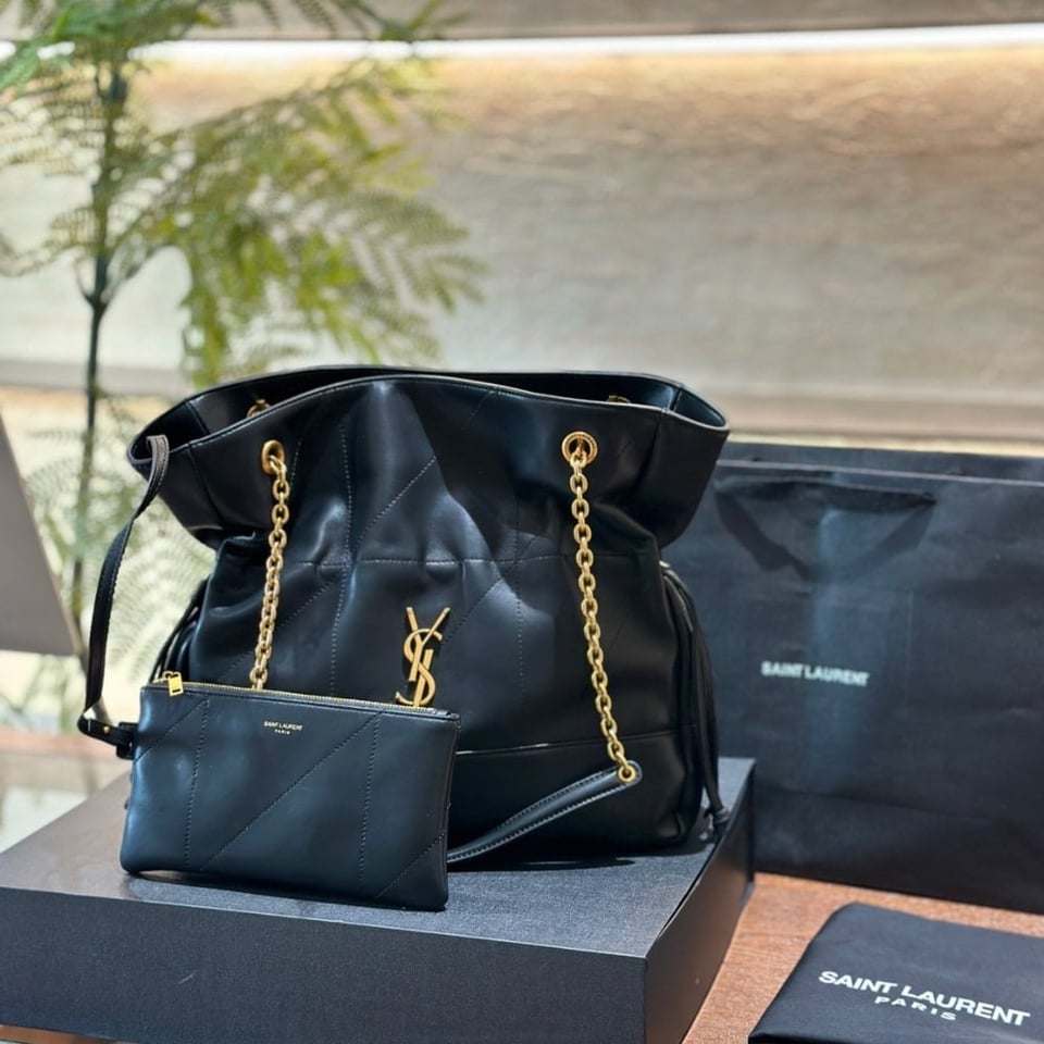 Saint Laurent Jamie 4 3 Shopping In Black 34Cm view 7