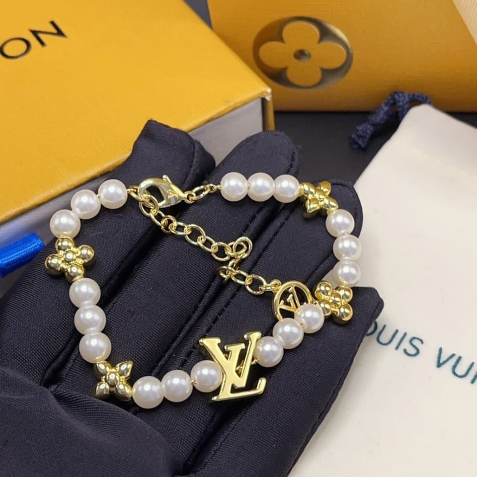 Louis Vuitton My Lv Pearl Bracelet M1129A view 3