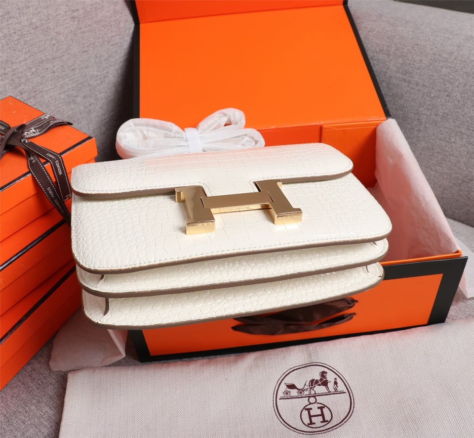 Hermès Mini Constance 19 Shiny Alligator Gold Hardware White 19cm / 7.5in view 3