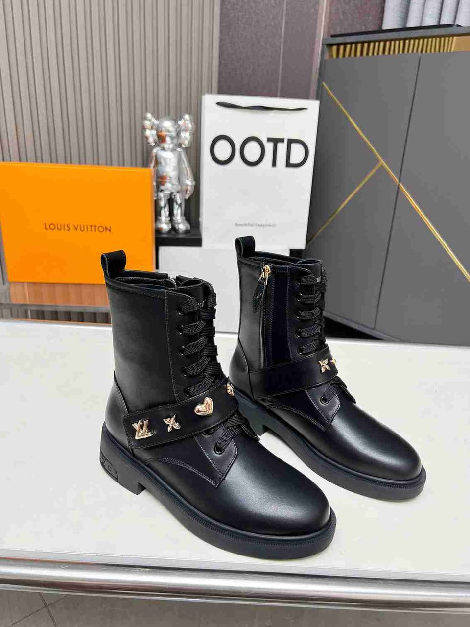 Louis Vuitton Citizen Boots Black 1Adazr view 8