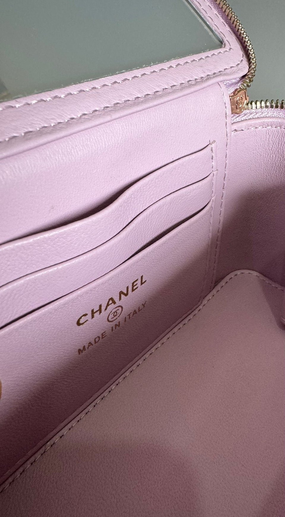 Chanel Vanity Case Pearl 17Cm Cotton Candy Lambskin Gold Hardware view 5