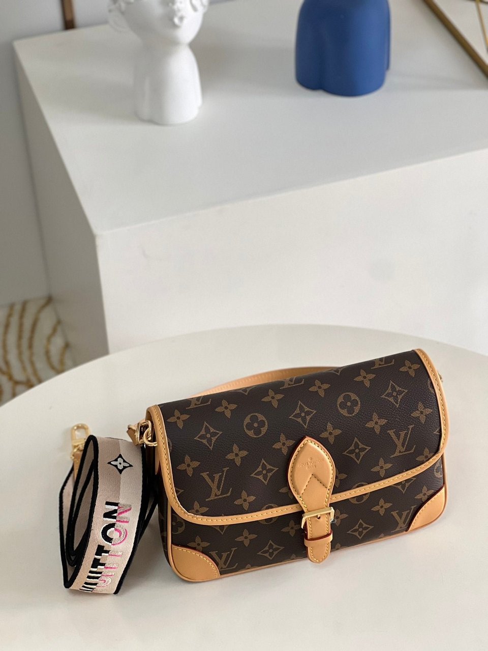Louis Vuitton Diane Black 24cm/9.4in view 8