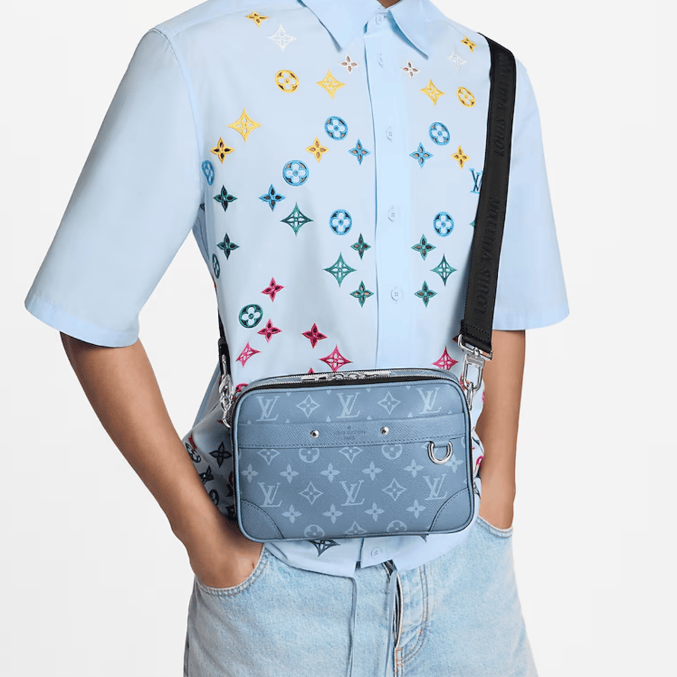 Louis Vuitton Sky blue Alpha Messenger For Men 24cm M14073 view 6