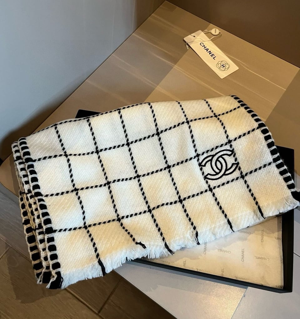 Chanel Cashmere Scarf Checkered White For Women 185cm view 4