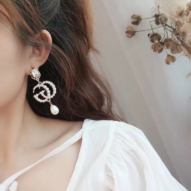 Gucci Pearl Gg Drop Earrings In Gold view 7