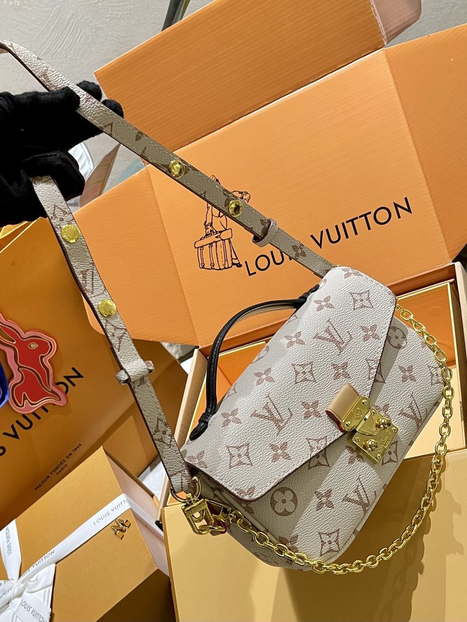 Louis Vuitton Pochette M Tis East West Monogram Canvas 21Cm M46914 view 9