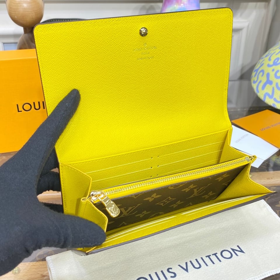 Louis Vuitton Vivienne Holidays Monogram Sarah Wallet Yellow view 11