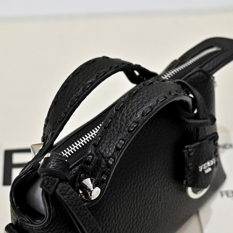 Fendi By The Way Selleria Medium Black 20Cm view 5