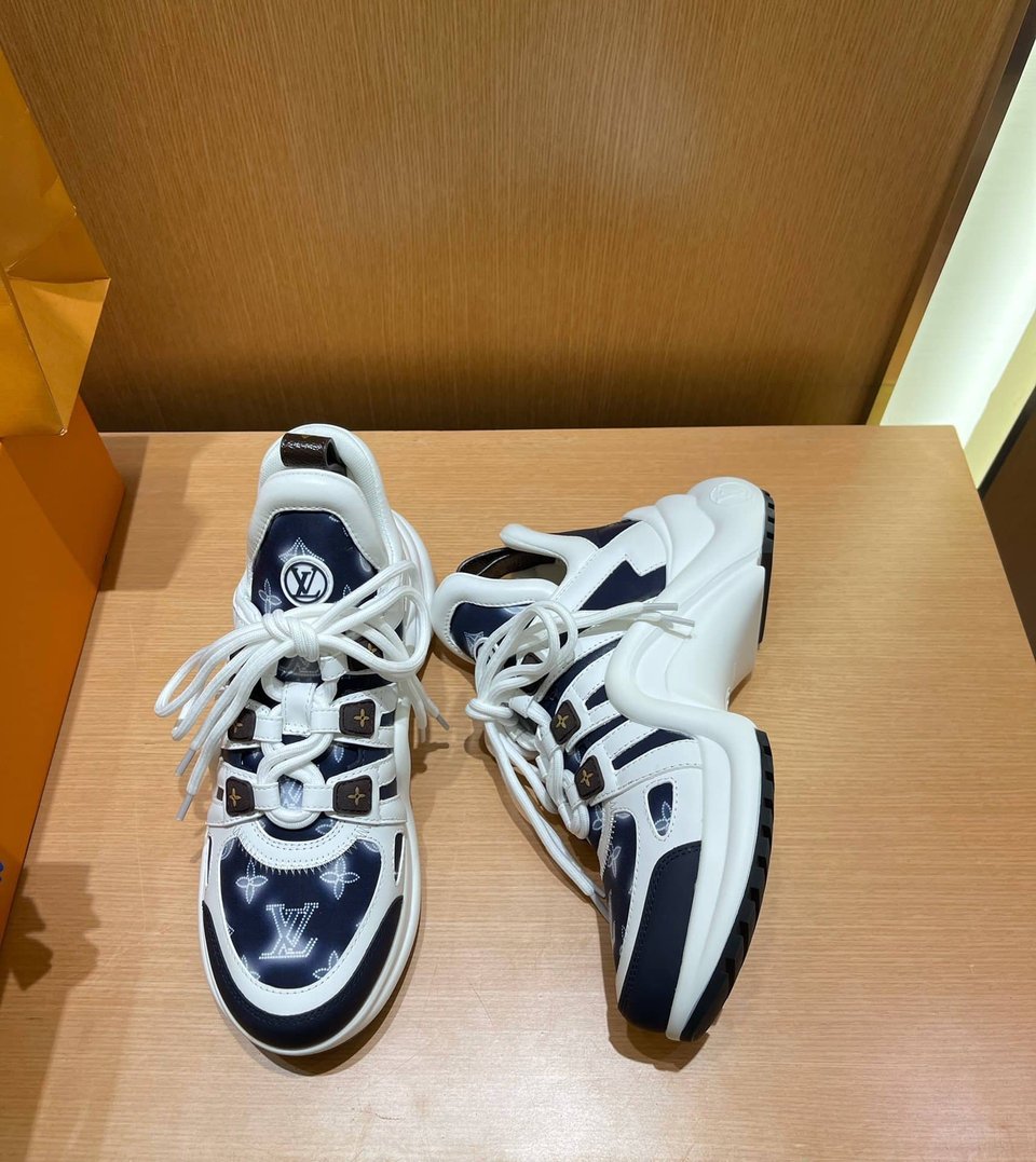 Louis Vuitton Archlight Sneaker Dark Blue 1A9Rx9 view 10