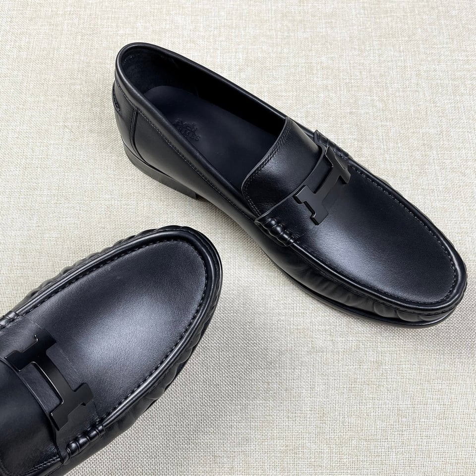 Hermès Black Loafers Tonal H Logo Smooth Leather- Shoes for Men view 4