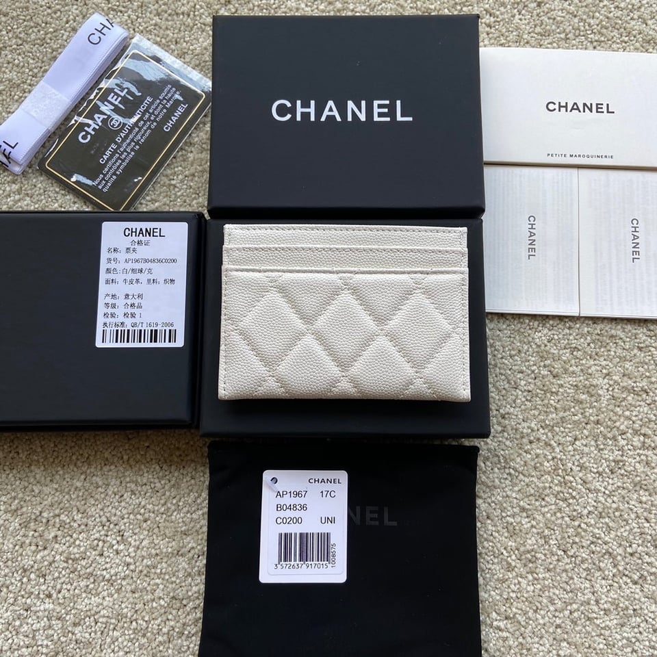 Chanel Card Holder 11Cm White Caviar Black Hardware view 8