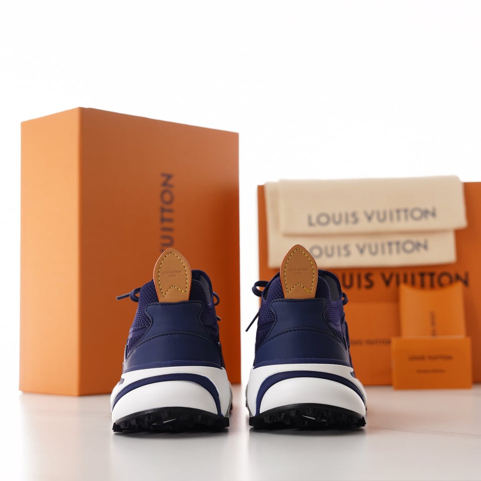 Louis Vuitton LV Runner Tatic Navy Sneaker for Men view 13