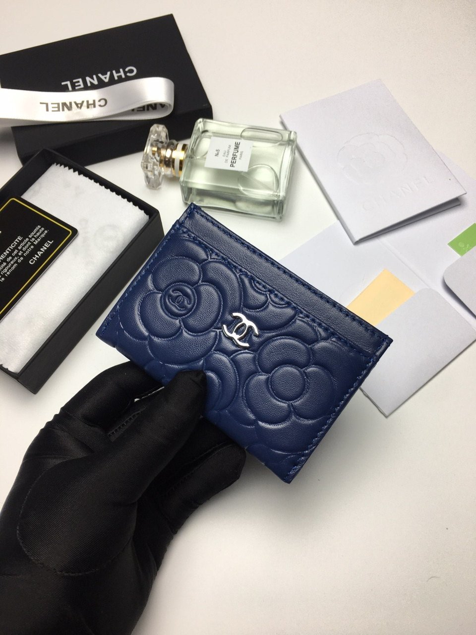 Chanel Floral Card Holder 11.2 Navy Calfskin Silver Icon view 3