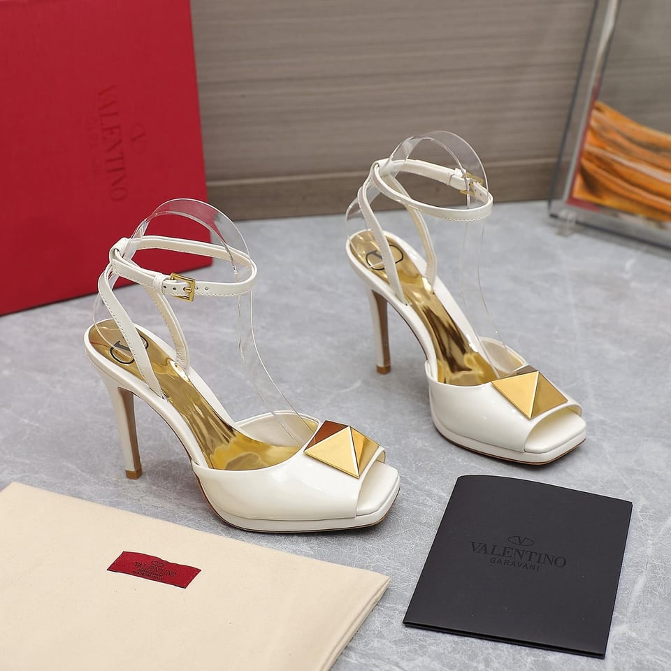 Valentino Garavani Roman Gold Stud Block Pump White view 7