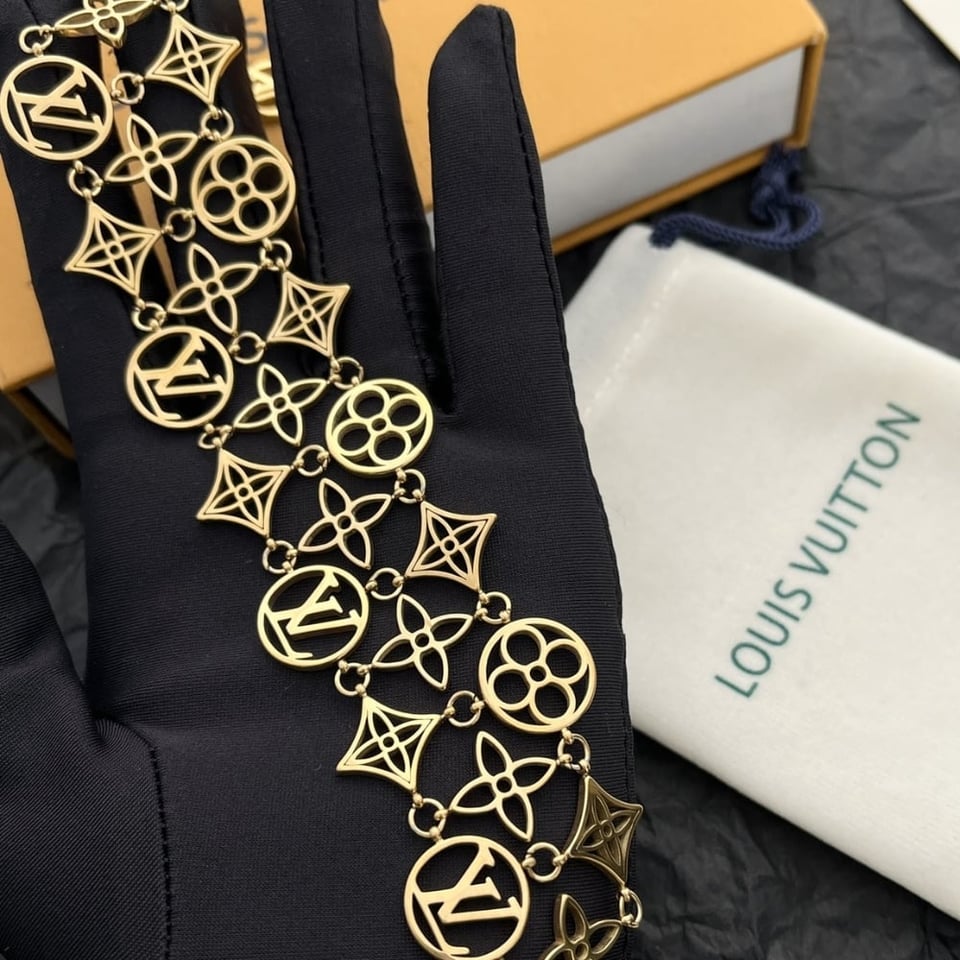 Louis Vuitton Lv Lace Bracelet M1631A view 4