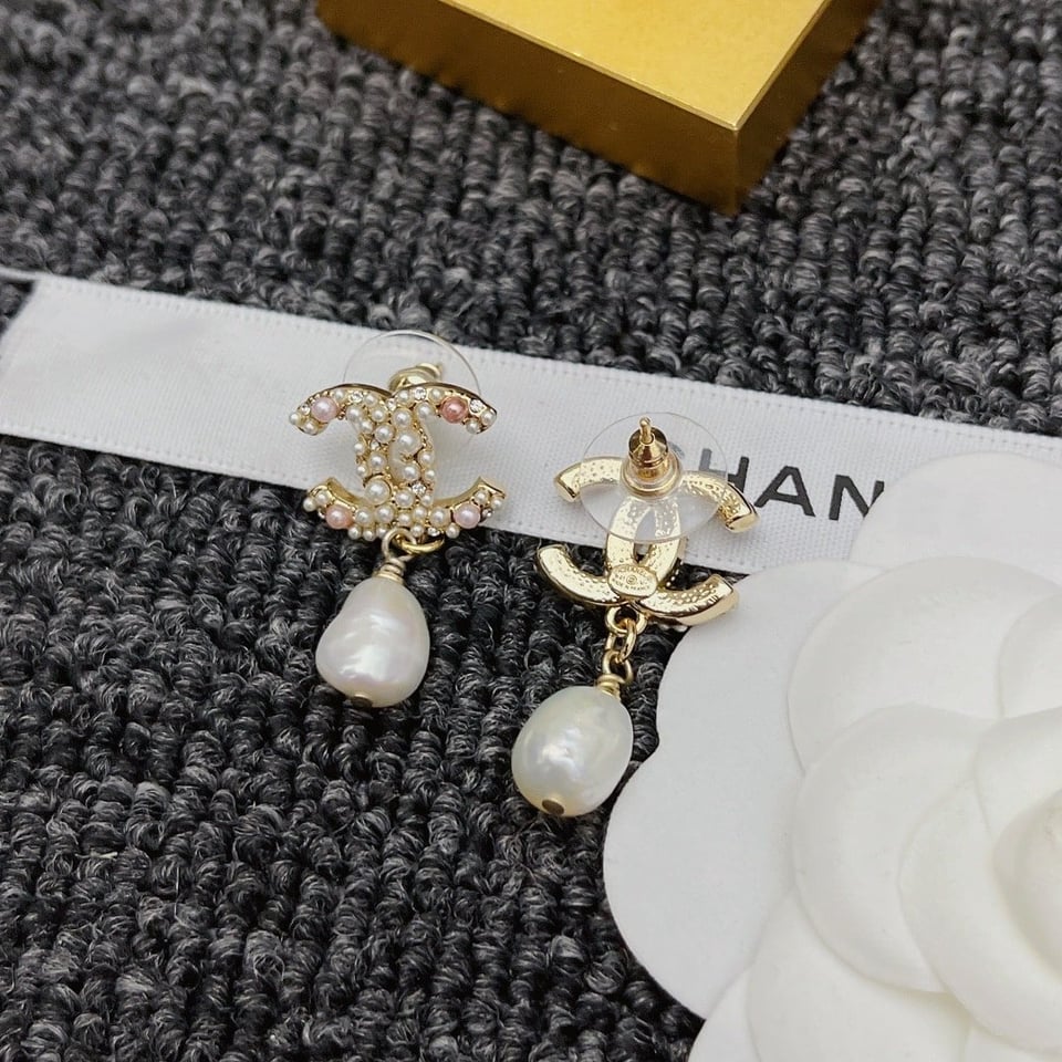 Chanel Pearls Crystal Earrings view 3