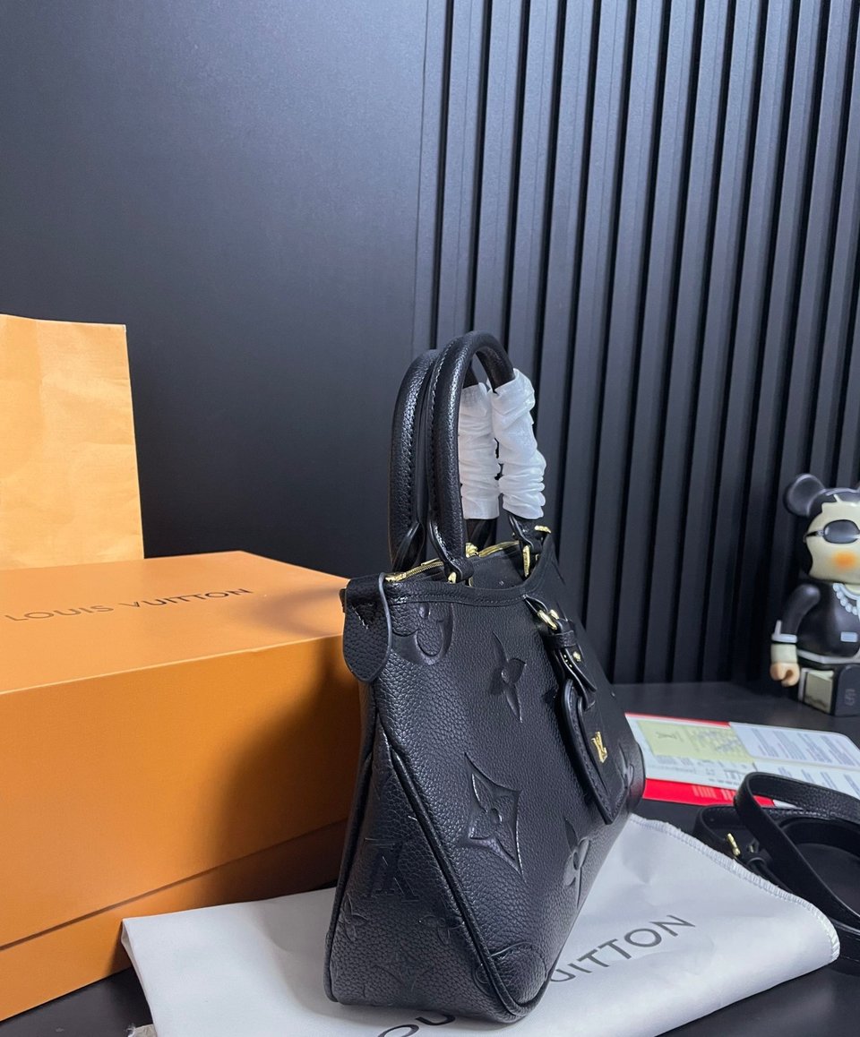 Louis Vuitton Trianon Pm Monogram Empreinte Black 28Cm M46488 view 11