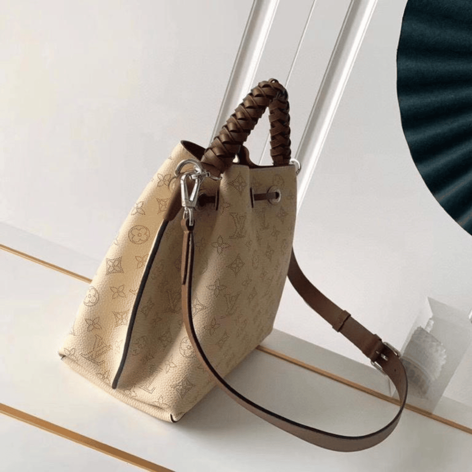 Louis Vuitton Muria 25Cm Cream view 3