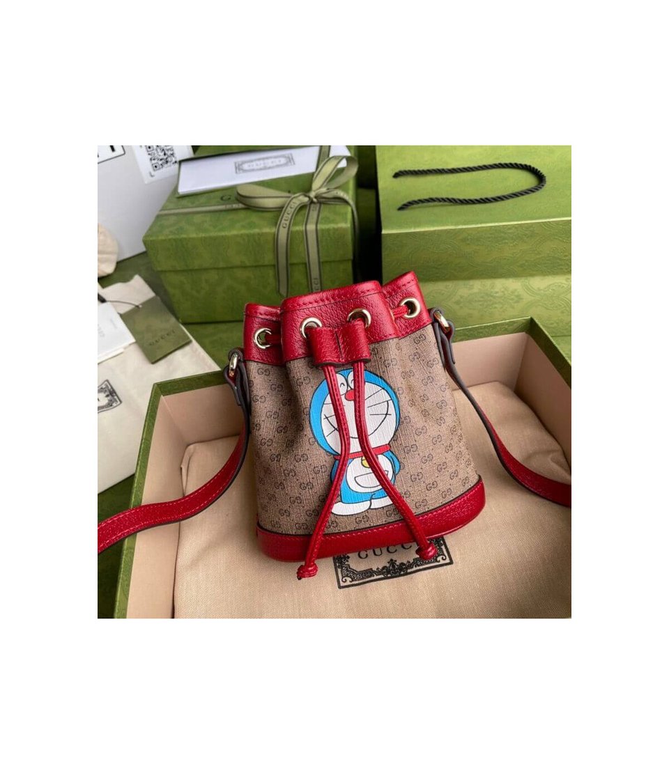 Doraemon x Gucci Mini Bucket Bag view 4