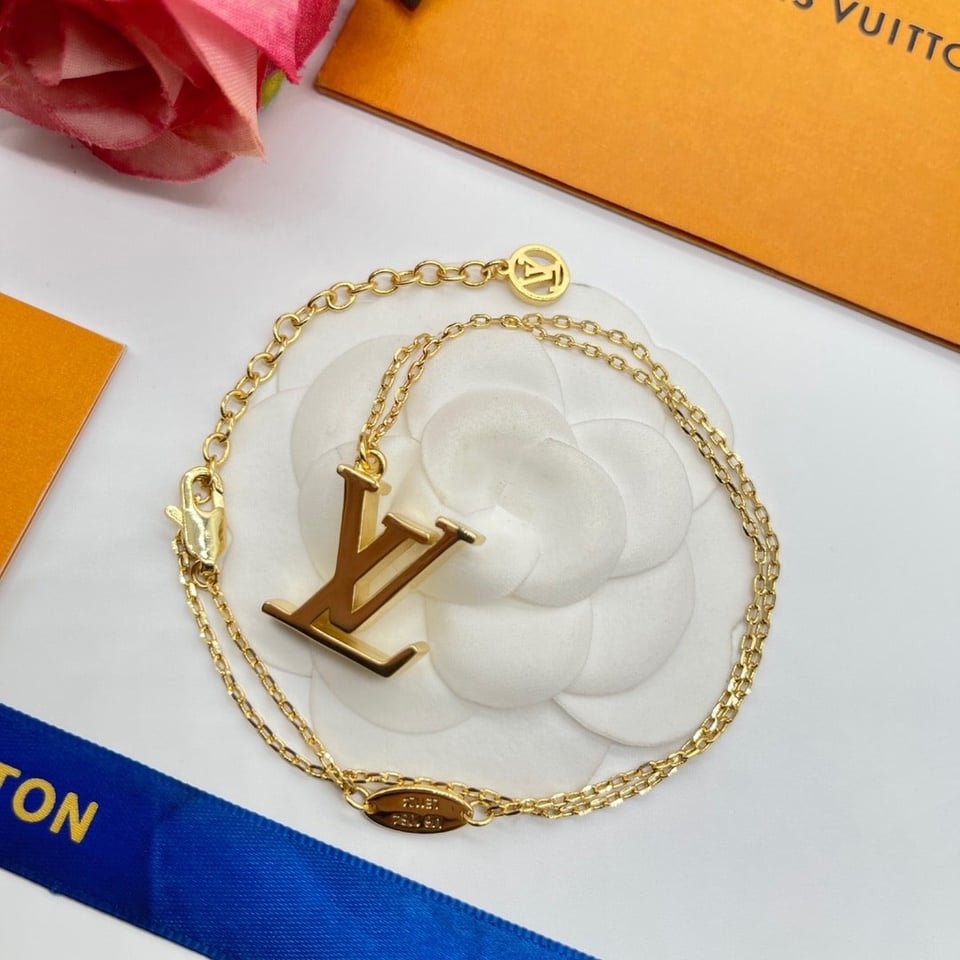 Louis Vuitton Gold Necklace view 6