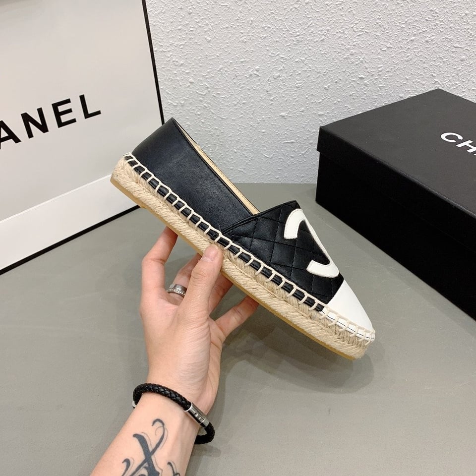 Chanel Cc Espadrilles Slip On White Black view 8