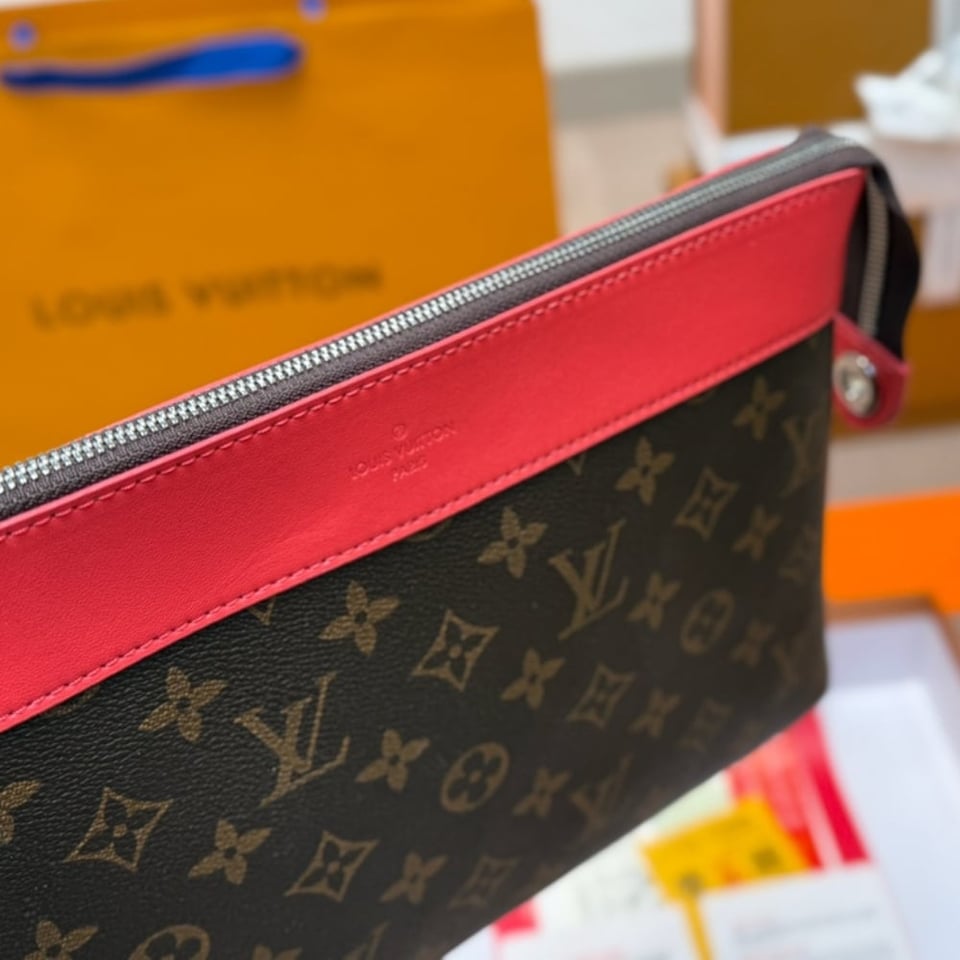 Louis Vuitton Pochette Voyage Souple Bag Pink 29Cm M13356 view 9