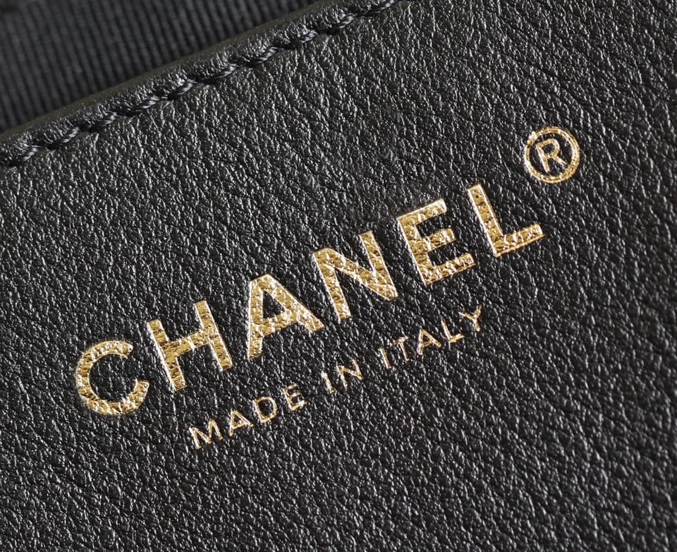 Chanel 24P Hobo Bag 28Cm Black Lambskin Gold Hardware view 9