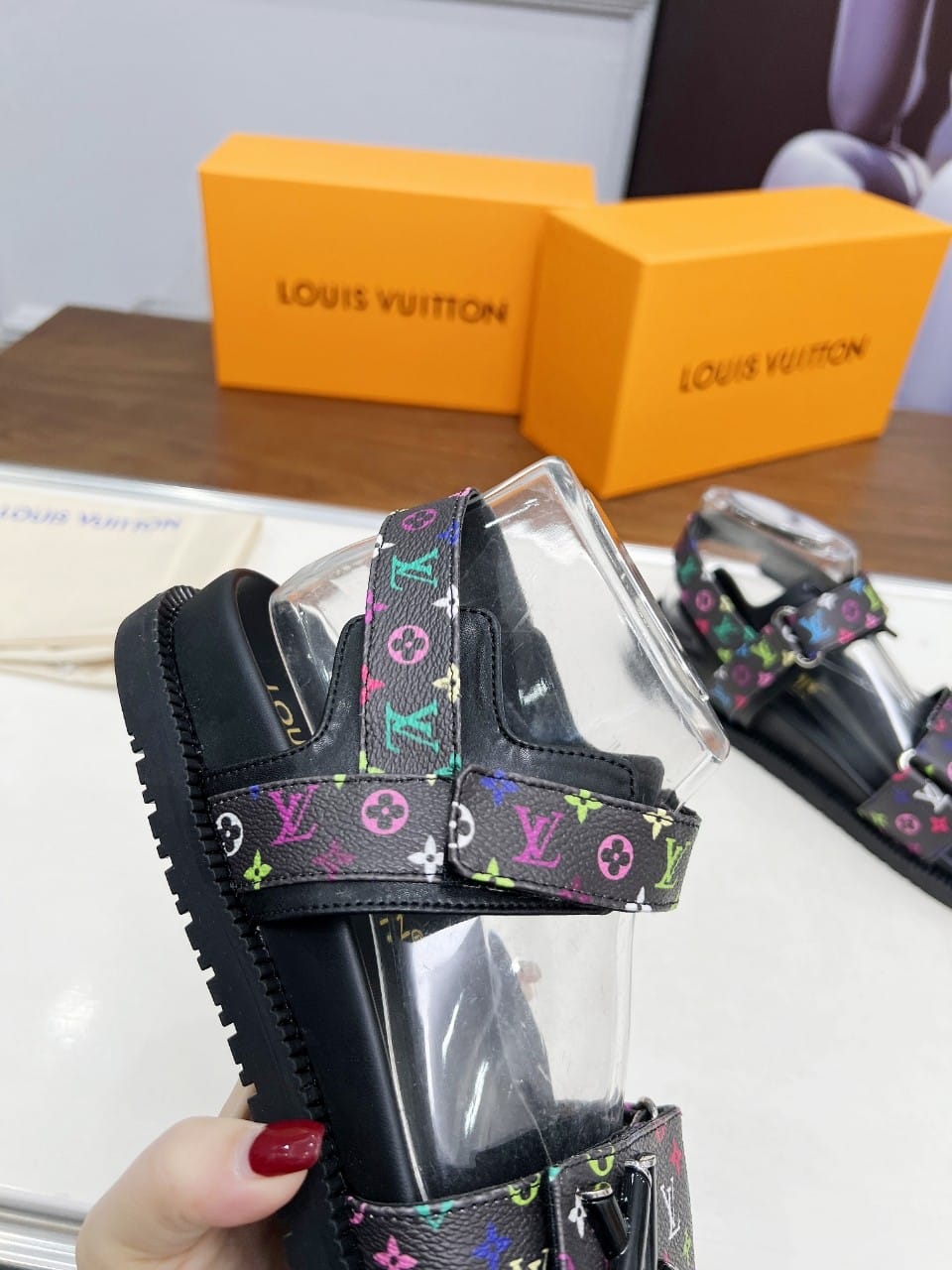 Louis Vuitton X Murakami Lv Sunset Flat Comfort Sandal Black 1Agxf6 view 7