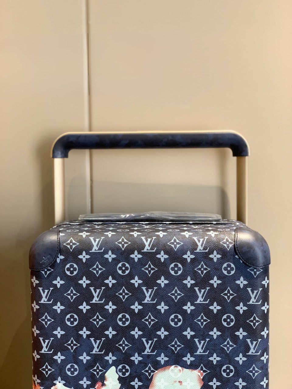 Louis Vuitton Horizon 55 Suitcase Monogram Bleach Coated Canvas Ink Blue 55Cm M10289 view 7