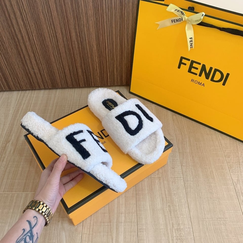 Fendi Fleece Black Text Slippers White view 8