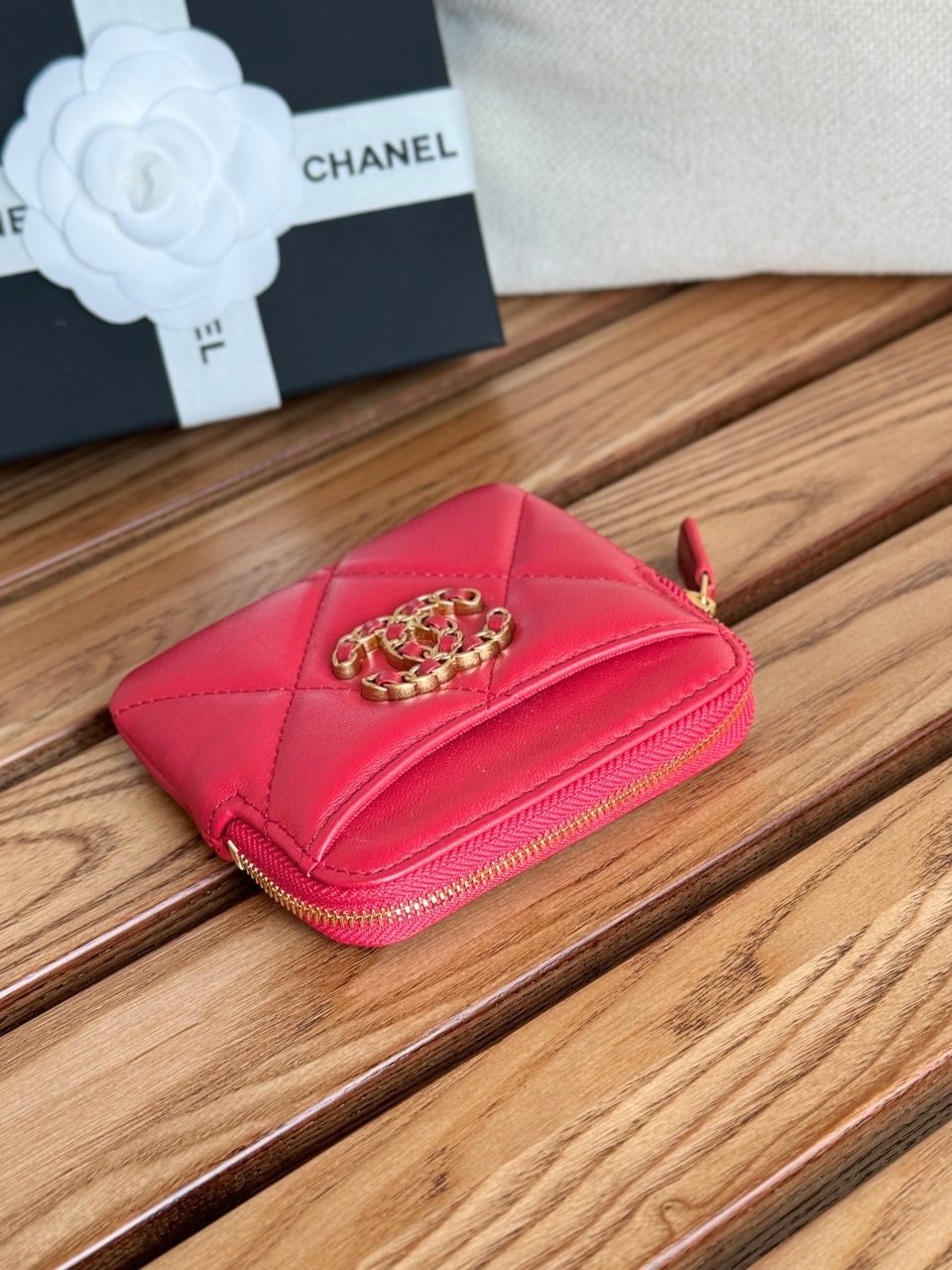 Chanel 19 Zipped Coin Purse 11Cm Black Lambskin Gold Hardware view 9