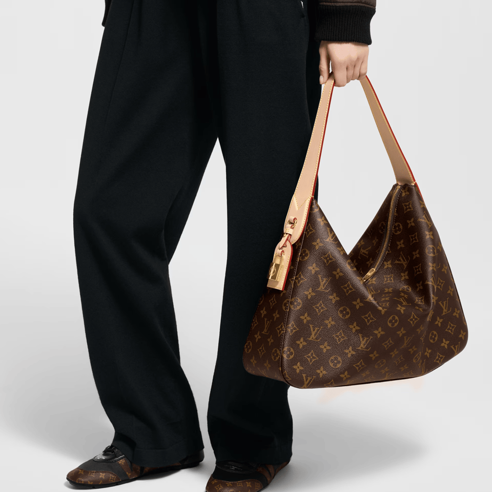 Louis Vuitton Classic Monogram Shoulder Bag 40cm/16in M12098 view 3