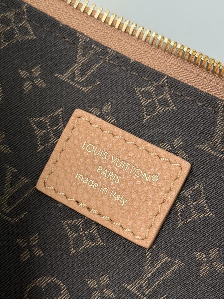 Louis Vuitton Multipass Bag Arizona Beige 30cm M28029 view 10