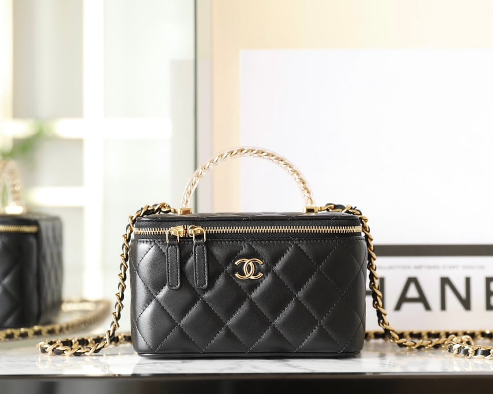 Chanel Small Vanity Case Ss22 Black 17Cm/6.6in view 3