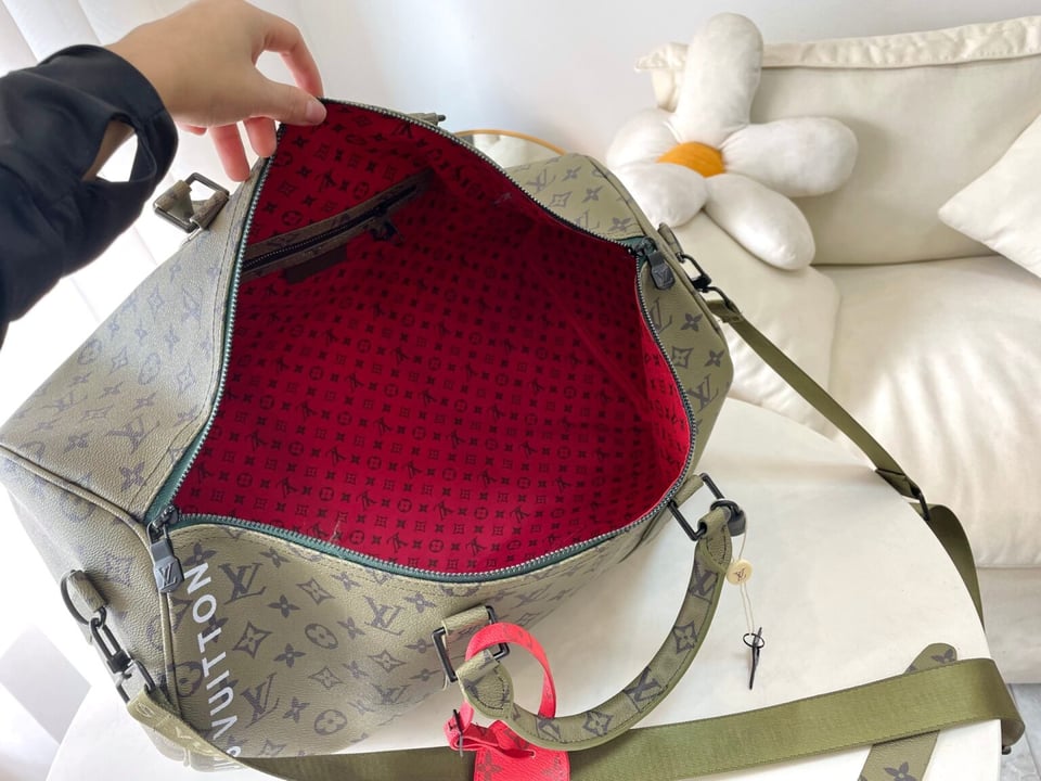 Louis Vuitton Keepall Bandouli Re 55 Bag Green 45Cm M23963 view 8