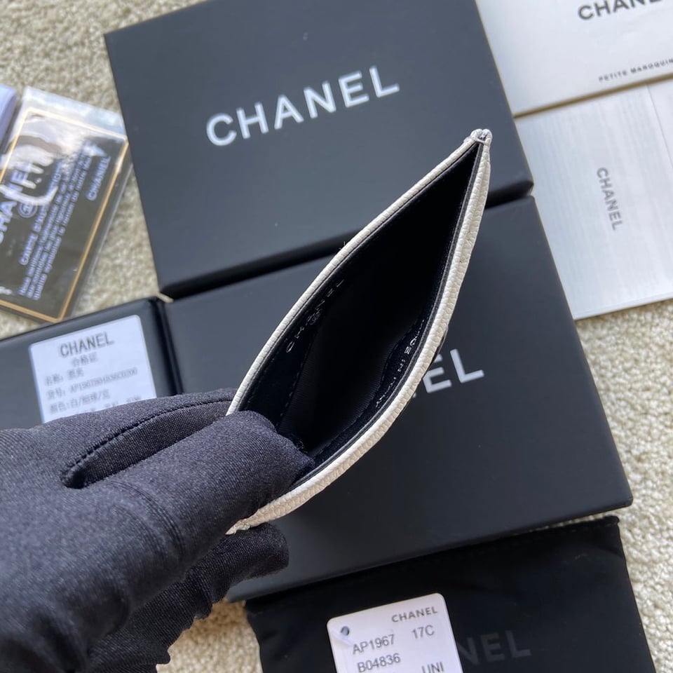 Chanel Card Holder 11Cm White Caviar Black Hardware view 5