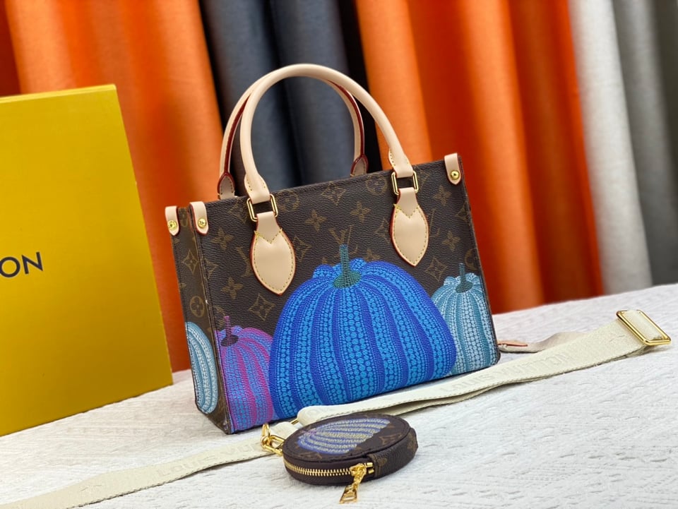 Louis Vuitton X Yayoi Kusam Onthego 25Cm M46466 view 4