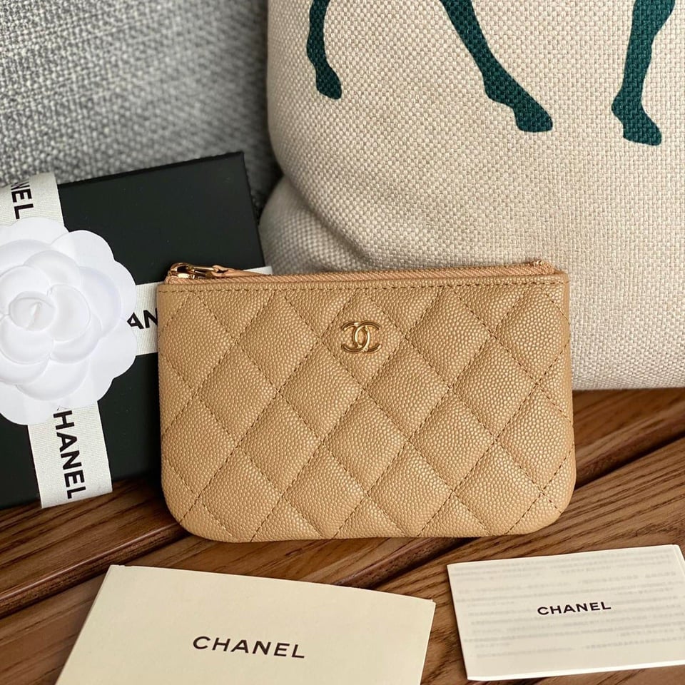 Chanel Zipped Wallet 15 Beige Caviar Gold Hardware view 2