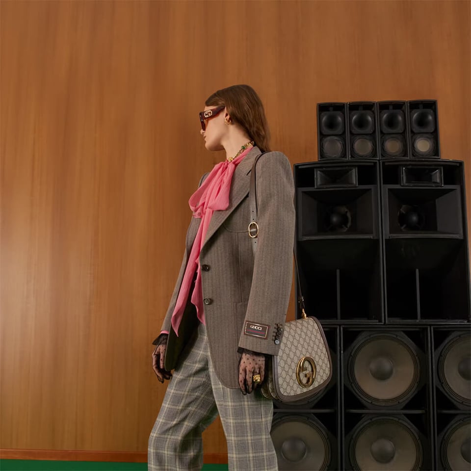 Gucci Blondie Medium Shoulder Bag With Round Interlocking G view 3