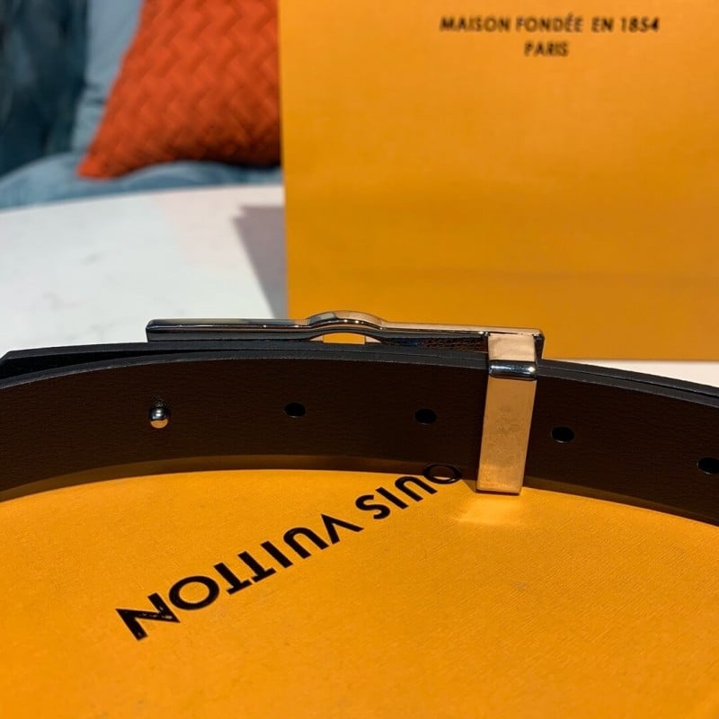 Louis Vuitton Dauphine 25mm Reversible Belt MP136U view 9