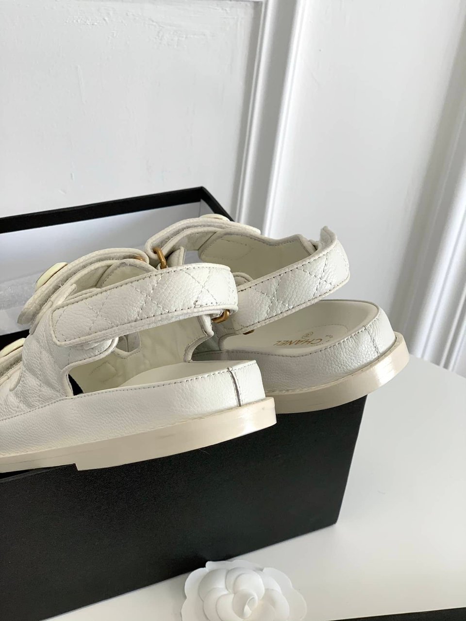 Chanel Cc Button Velcro White Sandals Grained Calfskin Leather view 9
