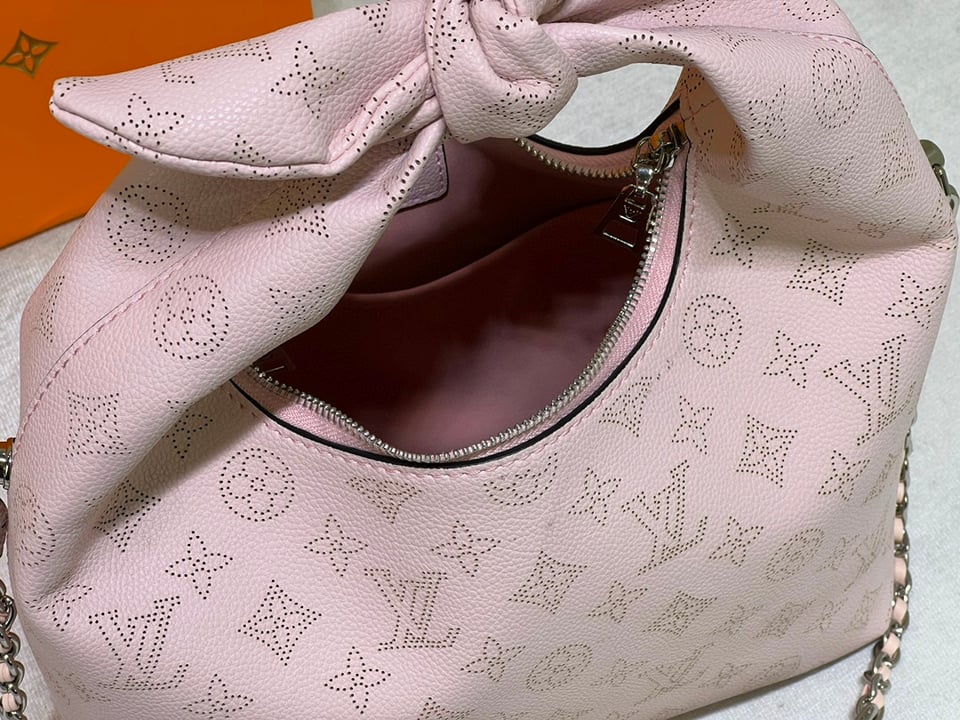 Louis Vuitton Why Knot Pm Light Pink 34Cm M20703 view 5