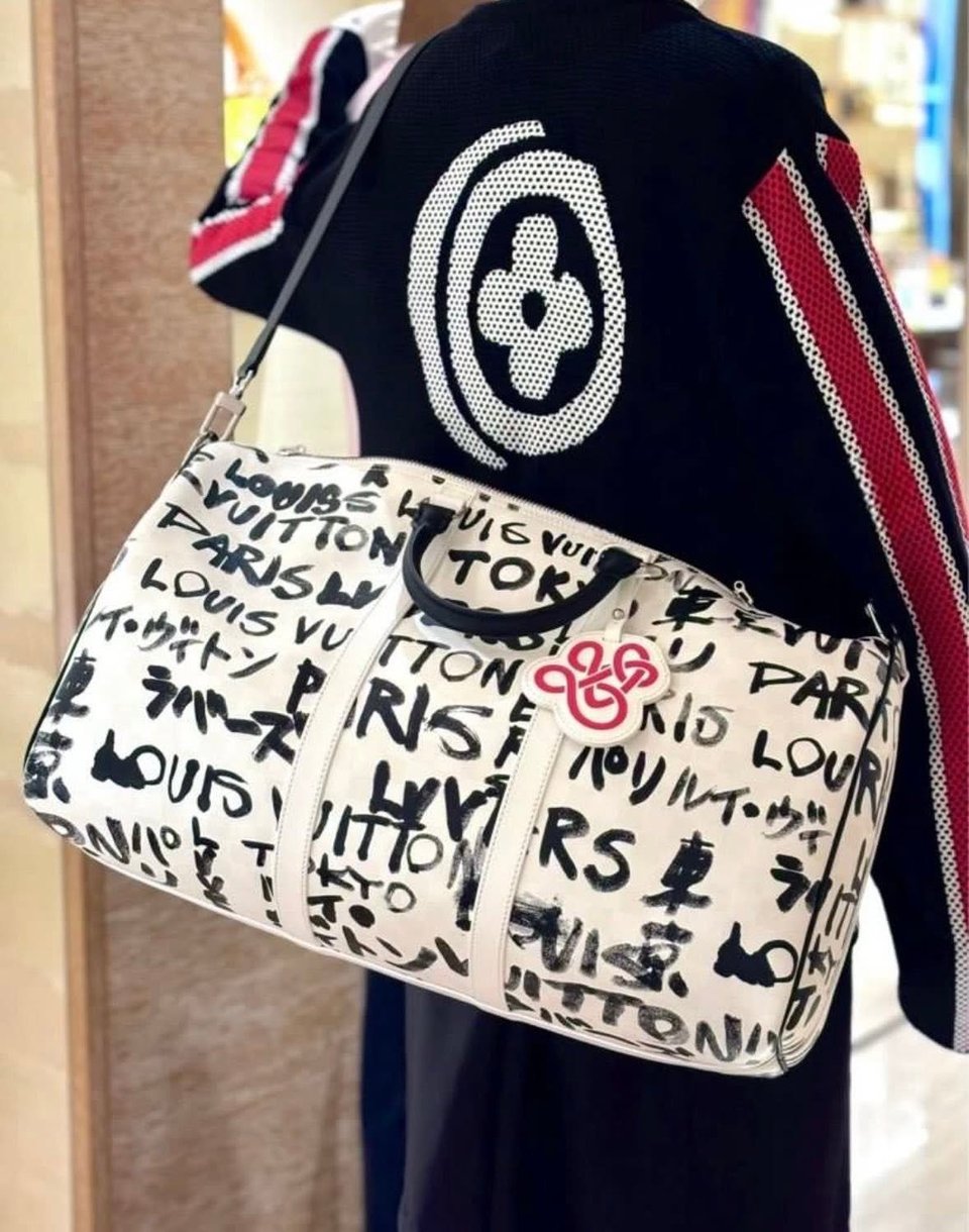 Louis Vuitton Keepall Bandoulière Bag 50cm/19.7in Black/White Cowhide N40804 view 2